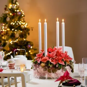 Moderne Adventsdeko mit Kerzen selber machen für den Tisch