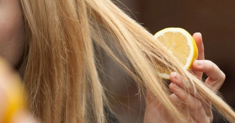 Nutzen Sie Zitronensaft für natürliche Blondierung - Er kann die Haarpigmente entfernen