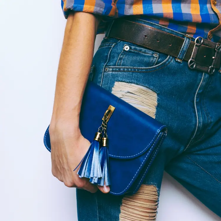 Outfit aufwerten mit Mode-Tricks - Eine auffallende Handtasche wählen