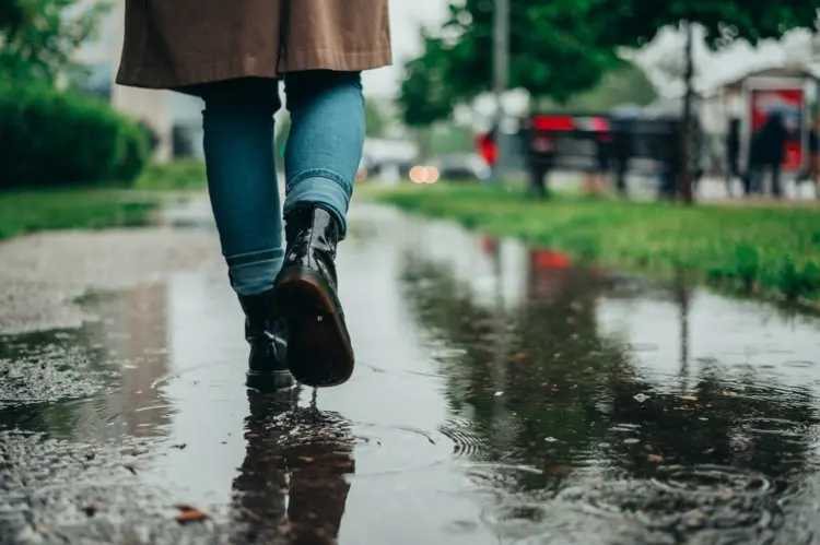 Schützen Sie Schuhe aus Lack richtig vor Kälte und Regen