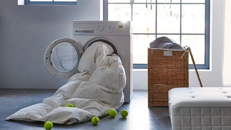 Tennisbälle in Trockner und Waschmaschine verwenden - Warum Sie diesen Wäsche-Trick lieben werden