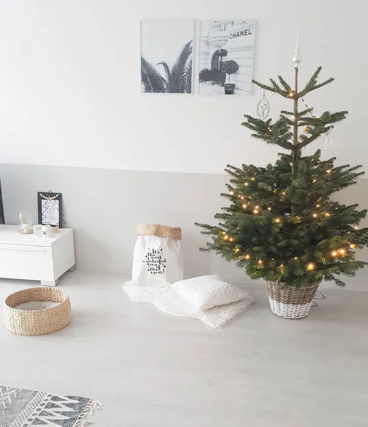 Weihnachtsbaum skandinavisch dekorieren minimalistische Weihnachtsdeko