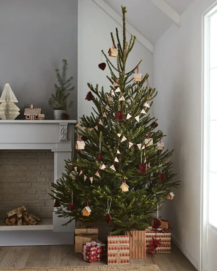 Weihnachtsdeko fürs Wohnzimmer von Ikea - Weihnachtsbäume mit nostalgischer Note
