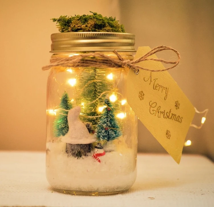 Weihnachtsdeko im Marmeladenglas basteln Ideen mit Lichterkette