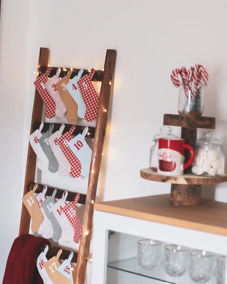 adventskalender teenager selber machen mit mini weihnachtsstrümpfen