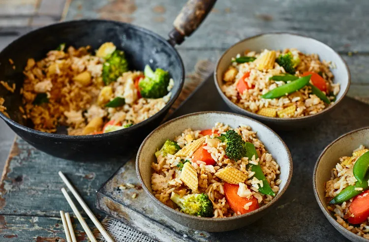 gebratener Reis mit Gemüse schnelle günstige Rezepte vegetarisch