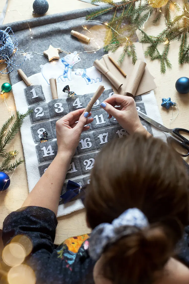 kleine taschen aus stoff basteln und einen diy adventkalender vor weihnachten selber erstellen