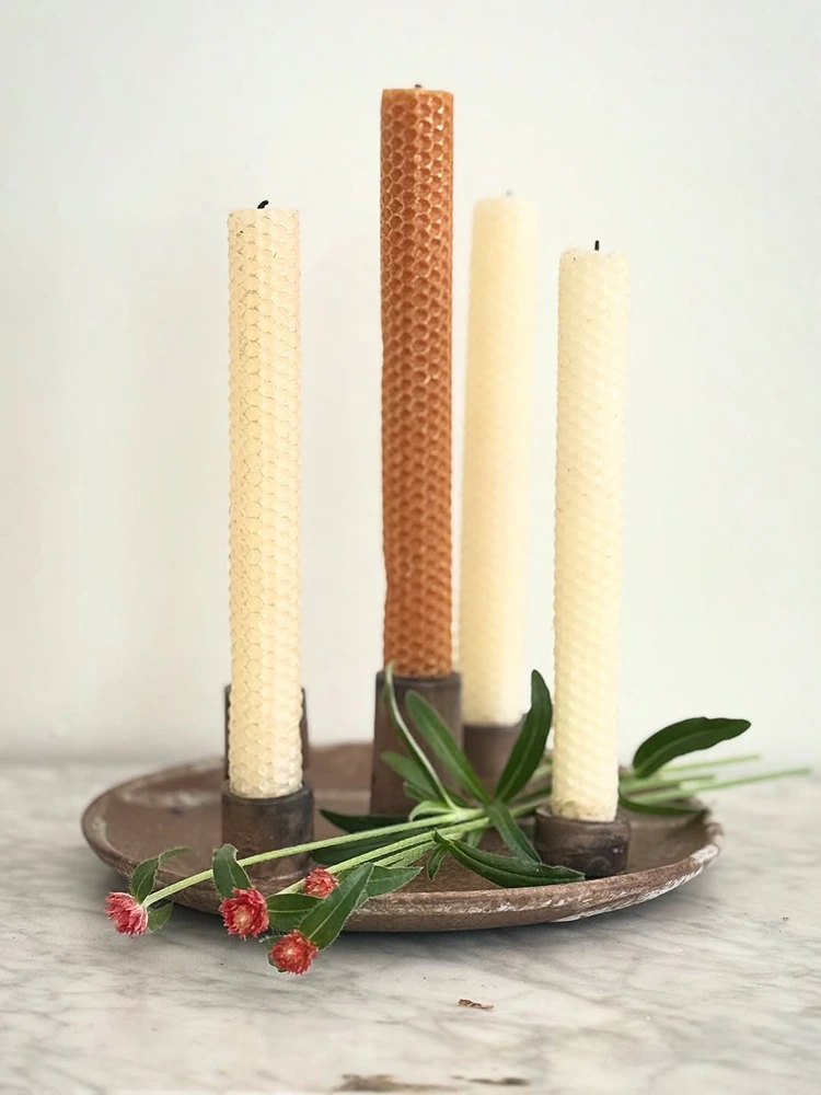 schlichter adventskranz mit bienenwachskerzen