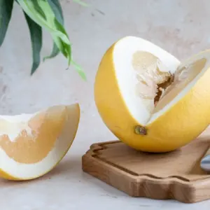 schnelle und leichte methoden zum schneiden von zitrusfrüchten wie pomelos