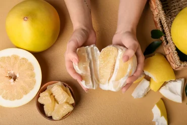 wie schneidet man pomelo