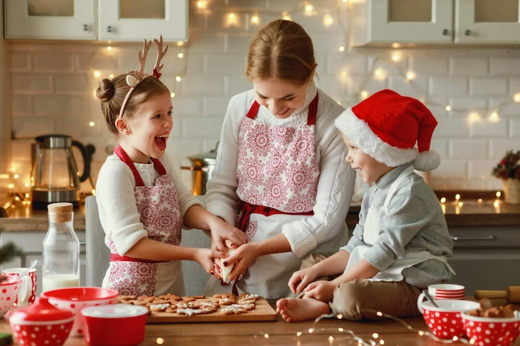 Backen mit Kindern an Weihnachten - Probieren Sie diese farbenfrohen Bäckereien für die Feiertage