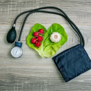 Blutdruck senken ohne Medikamente mit diesen 10 einfachen natürlichen Methoden und Änderungen der Lebensweise
