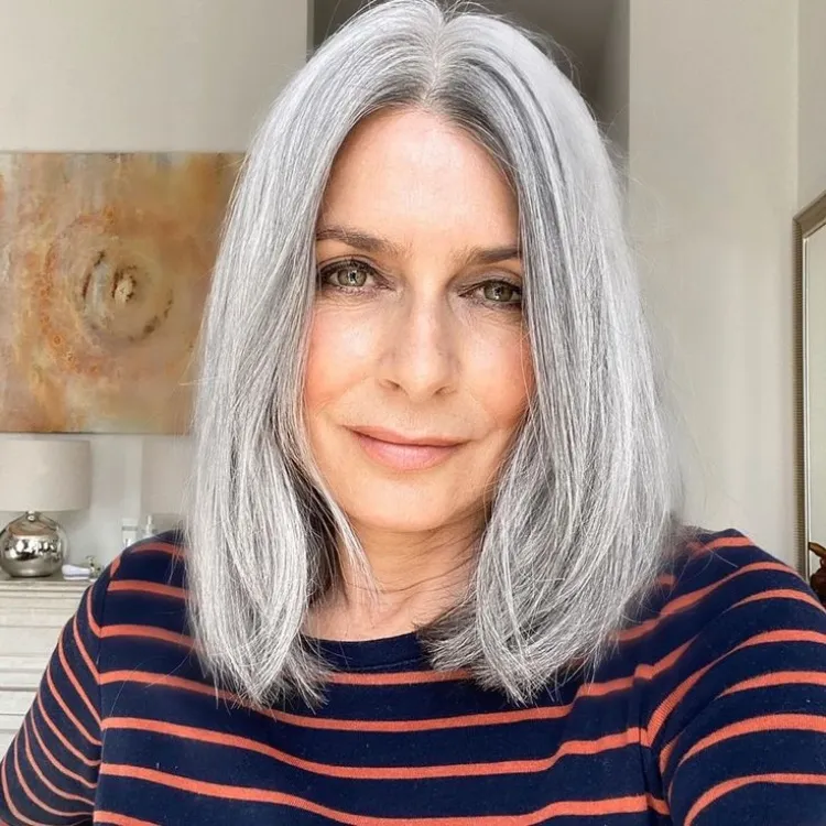 Damenfrisuren ab 50 Long Bob stylen für graue Haare