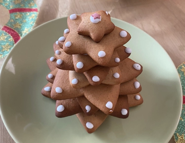 Essbare Weihnachtsgeschenke Last Minute Idee für Weihnachtsbaum aus Lebkuchen