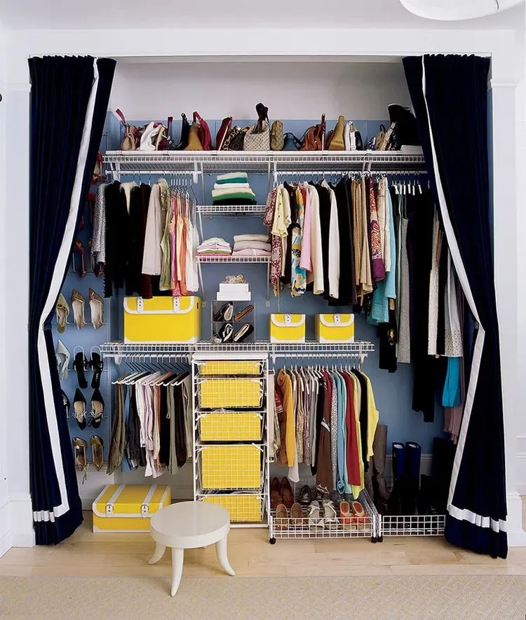 Kleiderschrank organisieren - Sortieren Sie Ihre Kleidung aus