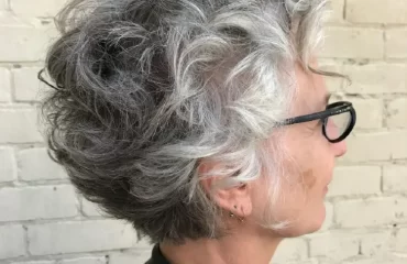 Pixie Cut für Brillenträger - Wellig und halblang für jede Gesichtsform und Brille