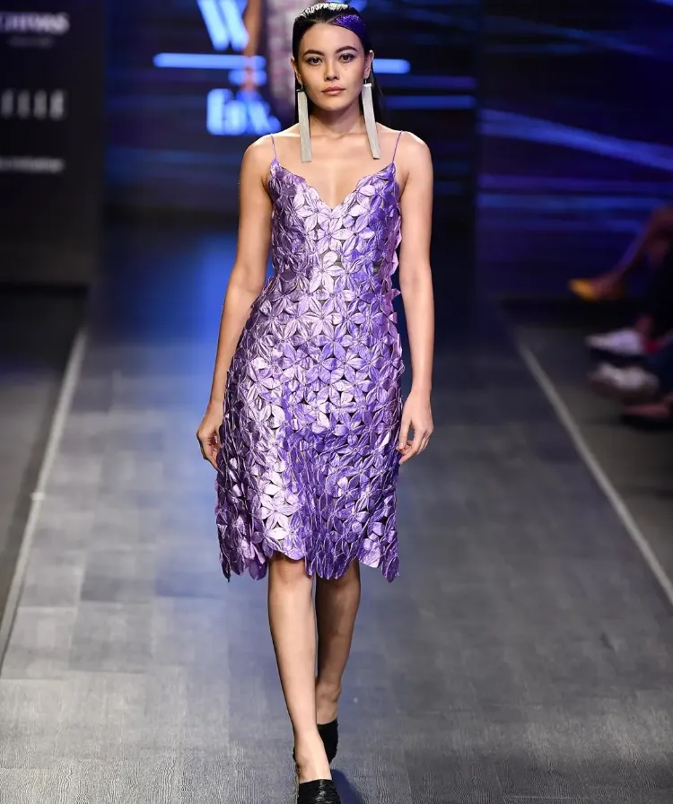 Silvester Outfit Ideen Schimmerndes Kleid Mode Trends 2023
