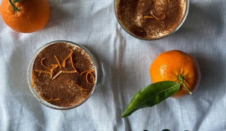 Tiramisu mit Mandarinen im Glas