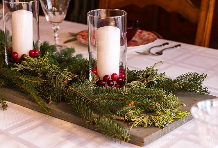 Tischdeko zu Weihnachten mit Naturmaterialien selber machen und eine glänzende Atmosphäre schaffen