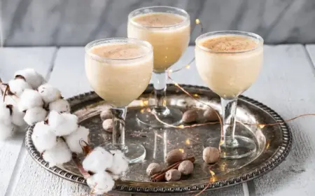 Weihnachtlicher Aperitif Rezepte Weihnachtscocktail mit Eierlikör und Rum