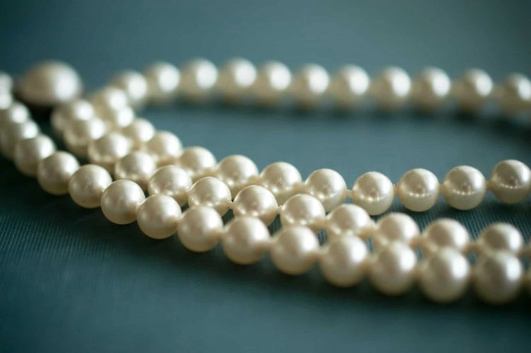 Wie soll man Perlen reinigen und pflegen, um sie nicht zu ruinieren