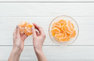 einen gesunden diätplan mit verzehr von orangen oder mandarinen zu jeder mahlzeit befolgen
