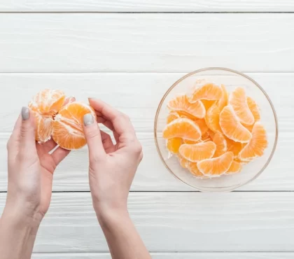 einen gesunden diätplan mit verzehr von orangen oder mandarinen zu jeder mahlzeit befolgen