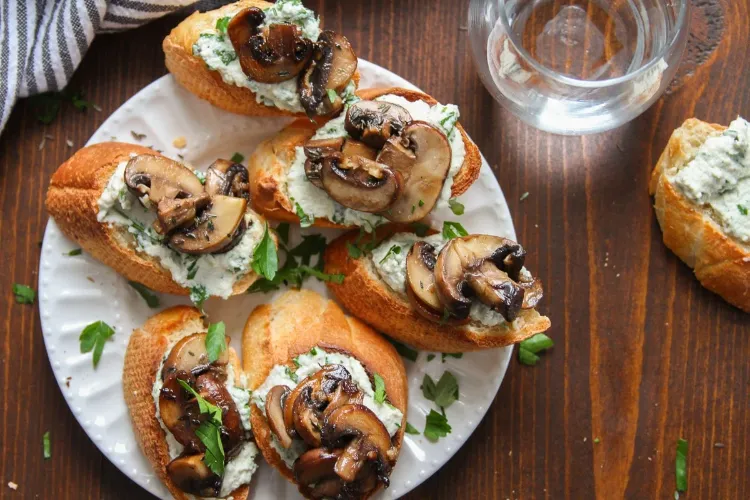 vegane Silvester Häppchen Rezepte Crostini Beläge Ideen Fingerfood Silvester-Buffet