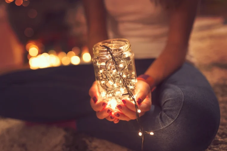 Weihnachtsdeko-im-Glas-selber-machen-Einfache-Bastelideen-f-r-kreative-Tafeldeko-zum-Advent