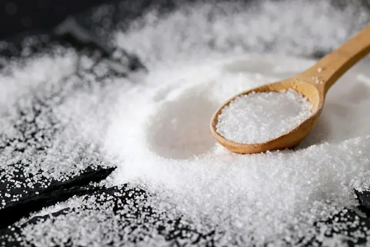 Backofenbleche reinigen mit Salz - Im Ofen erwärmen und abwaschen