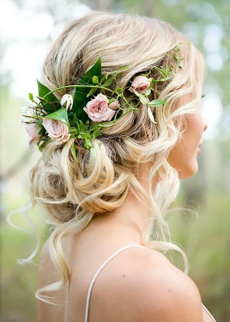 Blumen Haarschmuck Hochzeitsfrisuren Braut-Accessoires Trends 2023