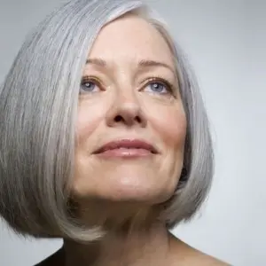 Haarpflege ab 60 - Sie können auch in diesem Alter wunderschöne und gesunde Haare bekommen