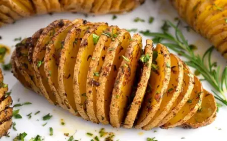 Hasselback Kartoffeln - Rezept, wie Sie das spektakulärste Kartoffelgericht zubereiten können
