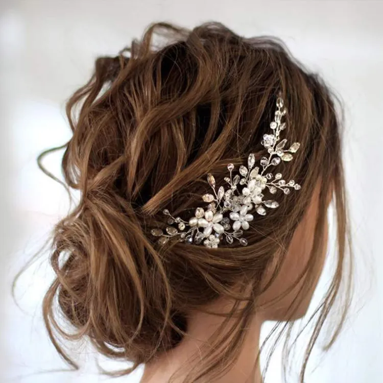 Hochzeitsfrisuren lange Haare Braut-Accessoires Trends Haarschmuck
