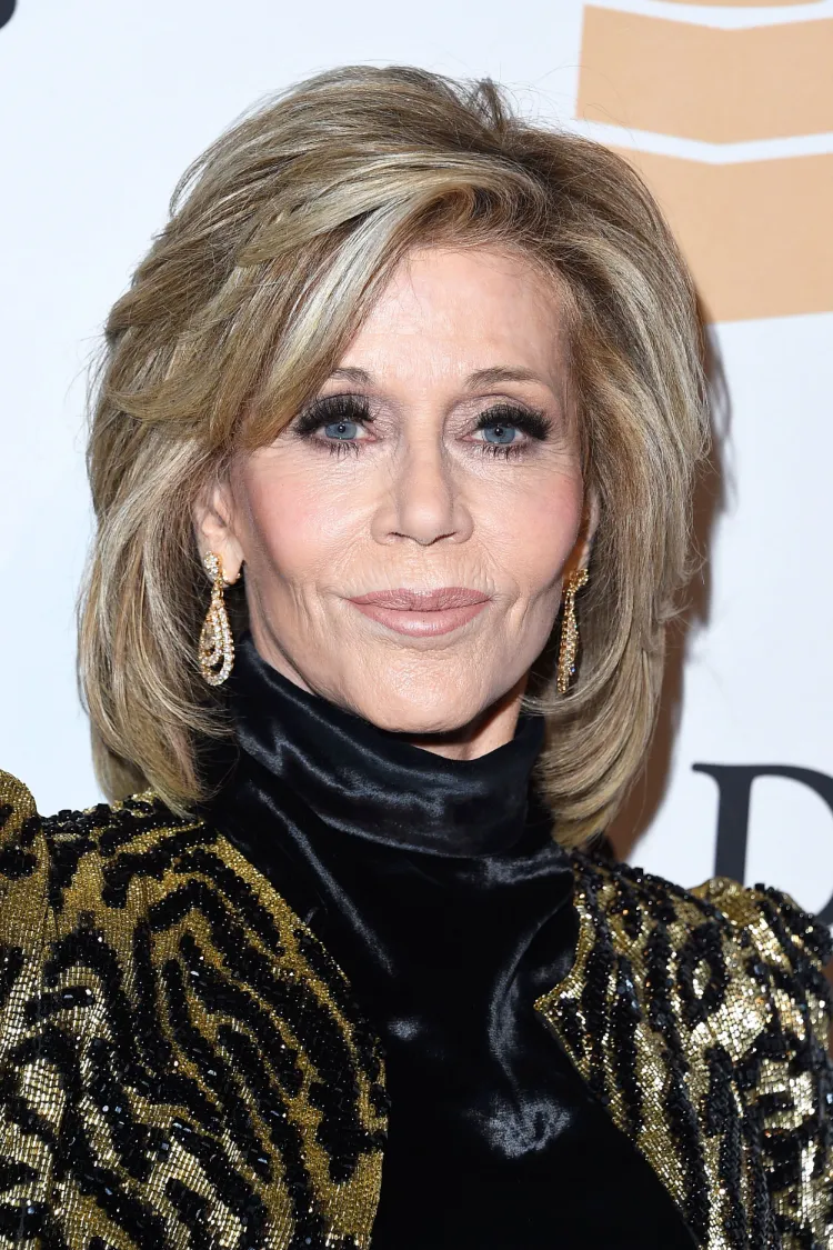 Jane Fonda Frisuren graue Haare stufige halblange Frisuren ab 50
