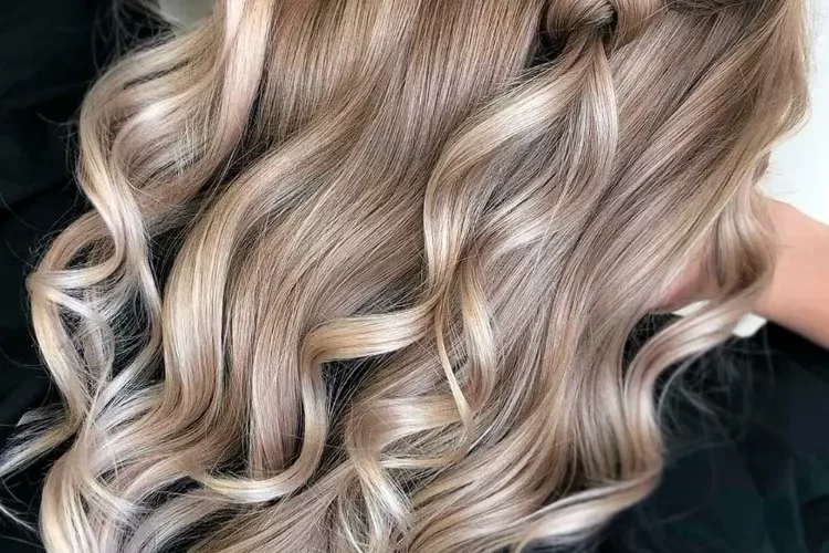 Kühle Blondtöne Haarfarben Trends 2023 Aschbraune Haare Frisurentrend