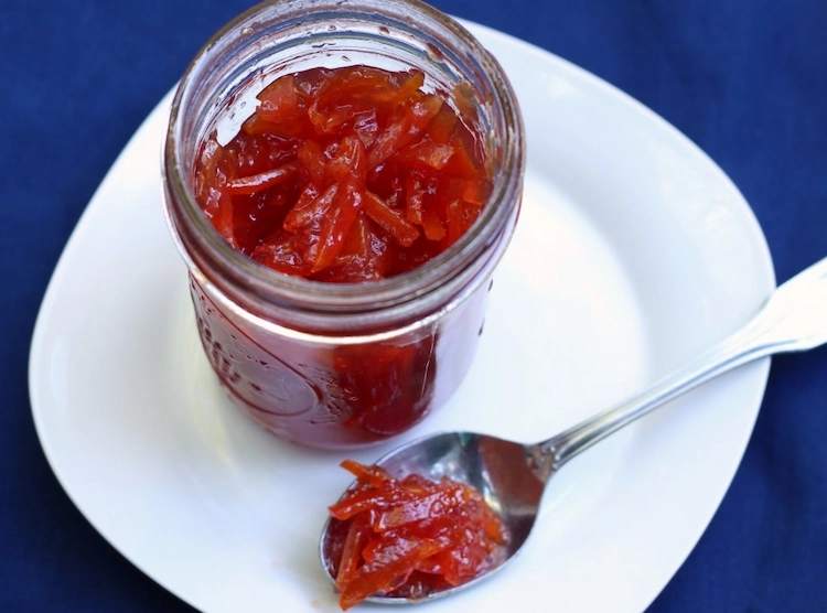Man kann Blutorangen Marmelade selber machen mit diesem Rezept