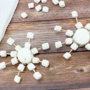 Marshmallow-Schneeflocken mit den Kleinen selber machen