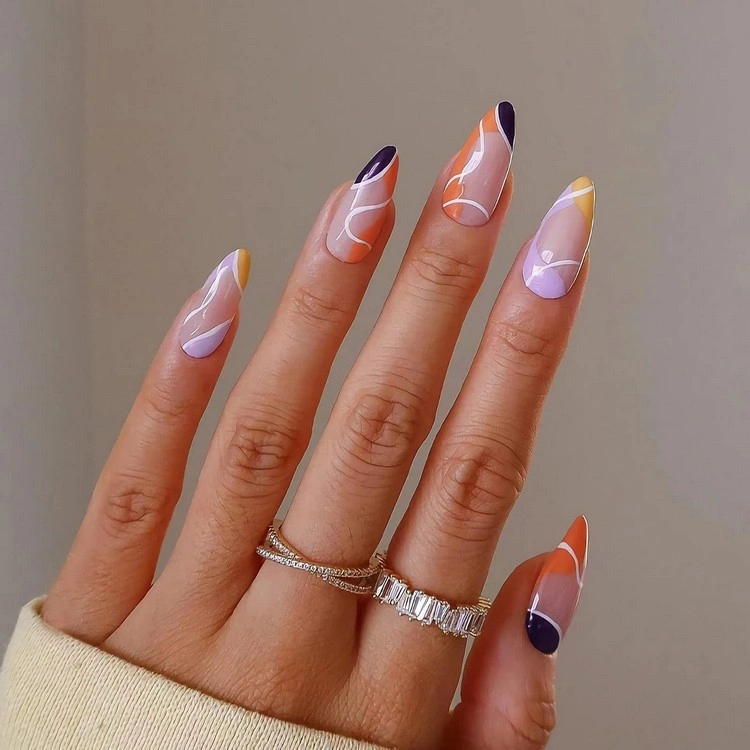 Nail Art Design mit kontrastierenden Farbblöcken