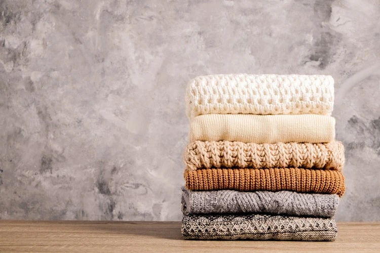 Pullover platzsparend falten - Mit diesen Techniken werden Sie garantiert viel mehr Stauraum schaffen