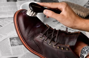 Schuhe wasserdicht machen mit Hausmitteln - So stellen Sie Ihr eigenes Lederöl her