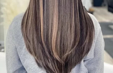 V Schnitt für lange glatte Haare