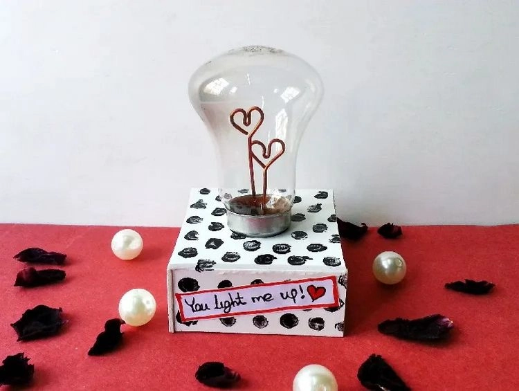 Valentinstag Geschenk für Mann selber machen Glühbirne das Licht meines Lebens