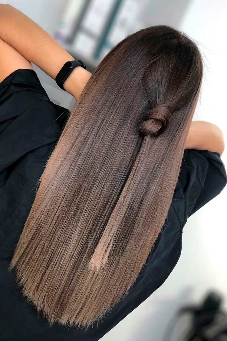 Walnuss Braun Haarfarbe Aschbraune Haare Trend 2023