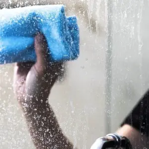 Wie kann man die Dusche ohne Abziehen reinigen