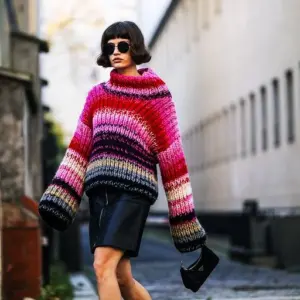 Wie kann man einen übergroßen Pullover stylen