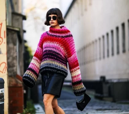 Wie kann man einen übergroßen Pullover stylen