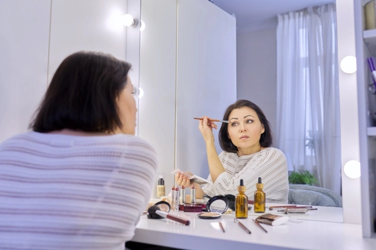 Wie natürlich schminken ab 40 - Make-up-Anleitung