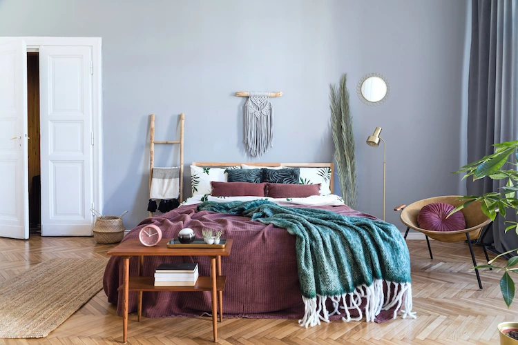 beruhigende und enstpannte atmosphäre mit passenden farben und accessoire fürs schlafzimmer schaffen