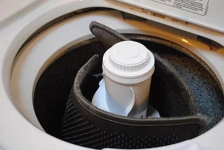 in der waschmaschine aus dem auto fußmatten reinigen eher nicht empfehlenswert wegen plastik und gummi